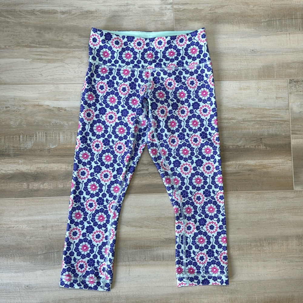 lululemon Athletica Wunder Under Crop, size 4